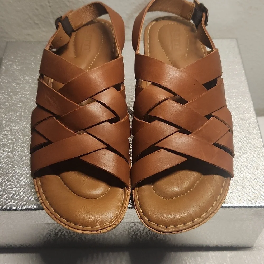 BORN SANDALS SIZE 9 40.5 Women's Tan Wedge Sandals - Picture 2 of 8